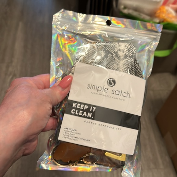 SIMPLE SATCH Keep It Clean Bangle Keychain Set NEW - Picture 5 of 5